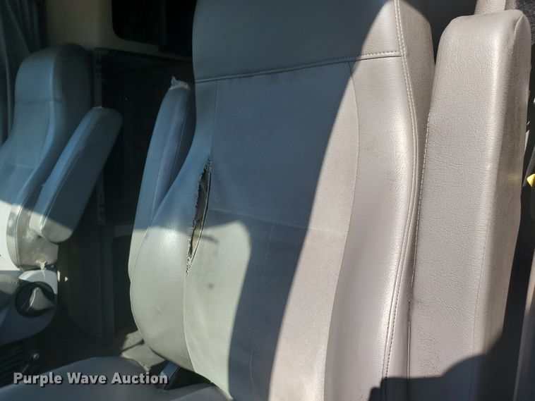 image for item DF5640 2013 Freightliner Cascadia 125  semi truck