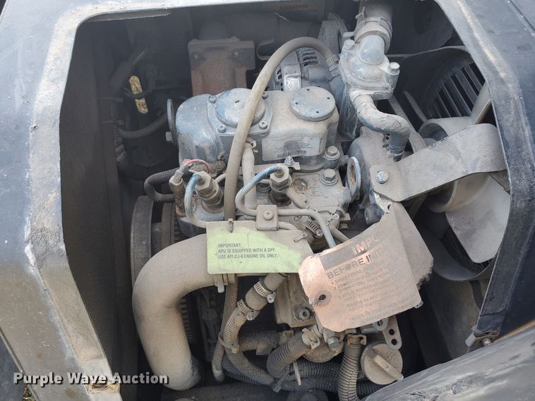 image for item DF5640 2013 Freightliner Cascadia 125  semi truck