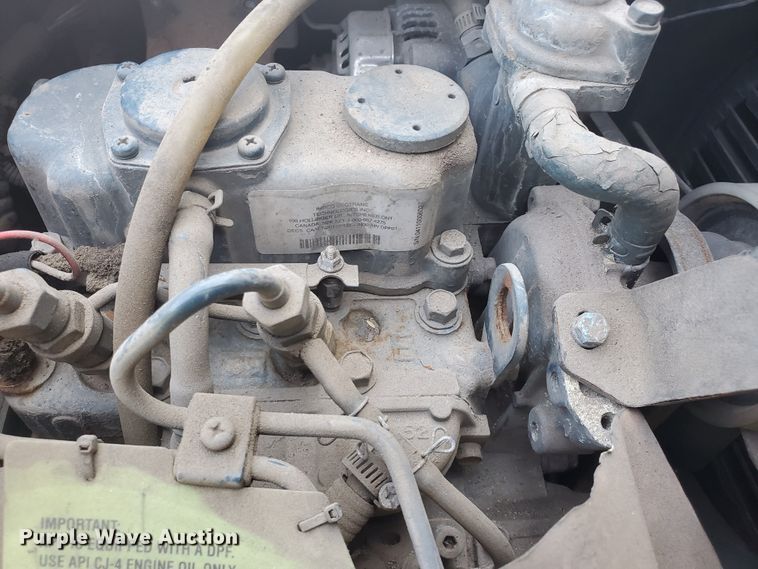 image for item DF5640 2013 Freightliner Cascadia 125  semi truck