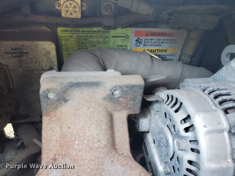 image for item DF5640 2013 Freightliner Cascadia 125  semi truck