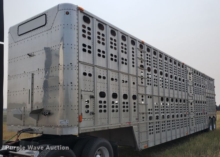 image for item DF5675 2002 Wilson PSDCL-302 livestock trailer