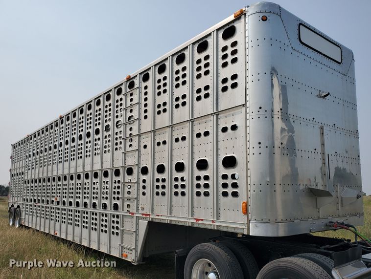 image for item DF5675 2002 Wilson PSDCL-302 livestock trailer