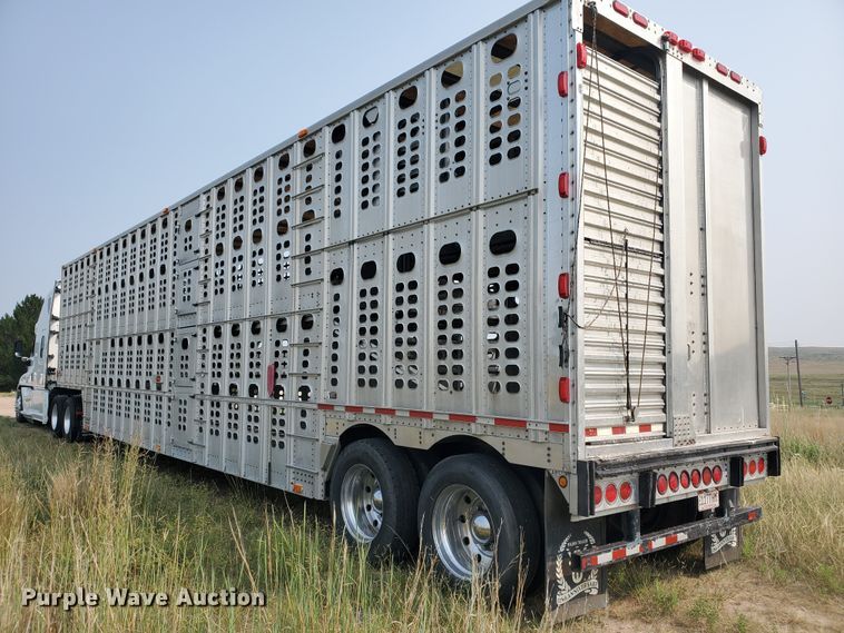 image for item DF5675 2002 Wilson PSDCL-302 livestock trailer