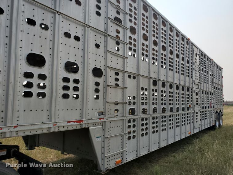 image for item DF5675 2002 Wilson PSDCL-302 livestock trailer