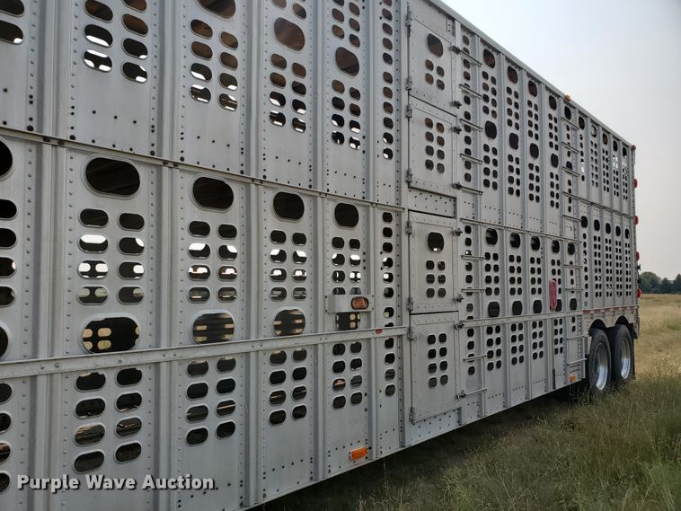 image for item DF5675 2002 Wilson PSDCL-302 livestock trailer