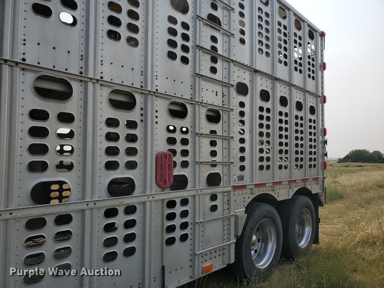 image for item DF5675 2002 Wilson PSDCL-302 livestock trailer