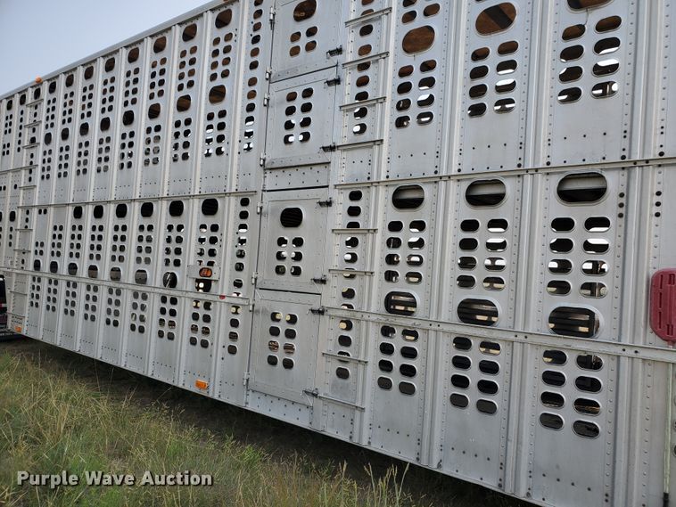 image for item DF5675 2002 Wilson PSDCL-302 livestock trailer