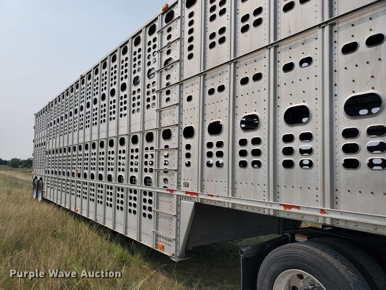 image for item DF5675 2002 Wilson PSDCL-302 livestock trailer
