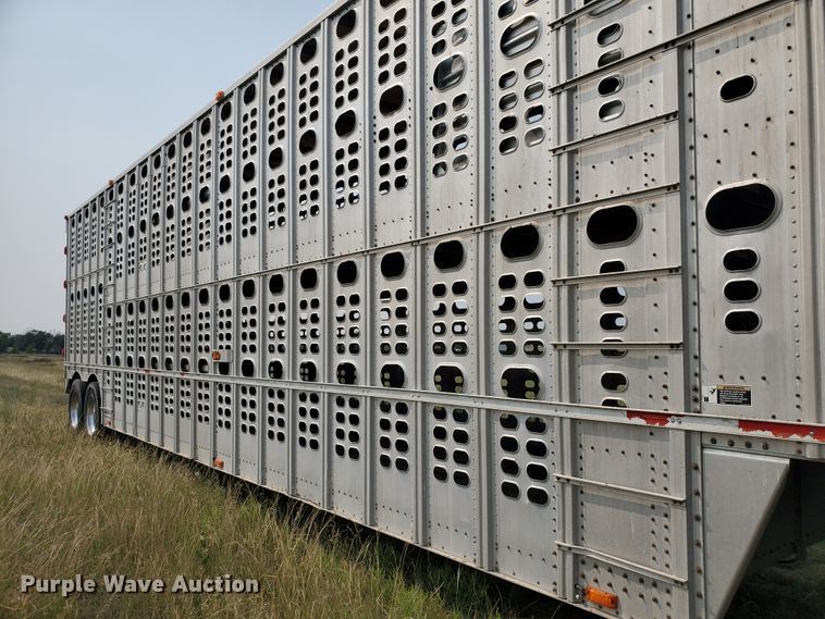 image for item DF5675 2002 Wilson PSDCL-302 livestock trailer
