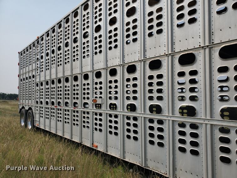 image for item DF5675 2002 Wilson PSDCL-302 livestock trailer