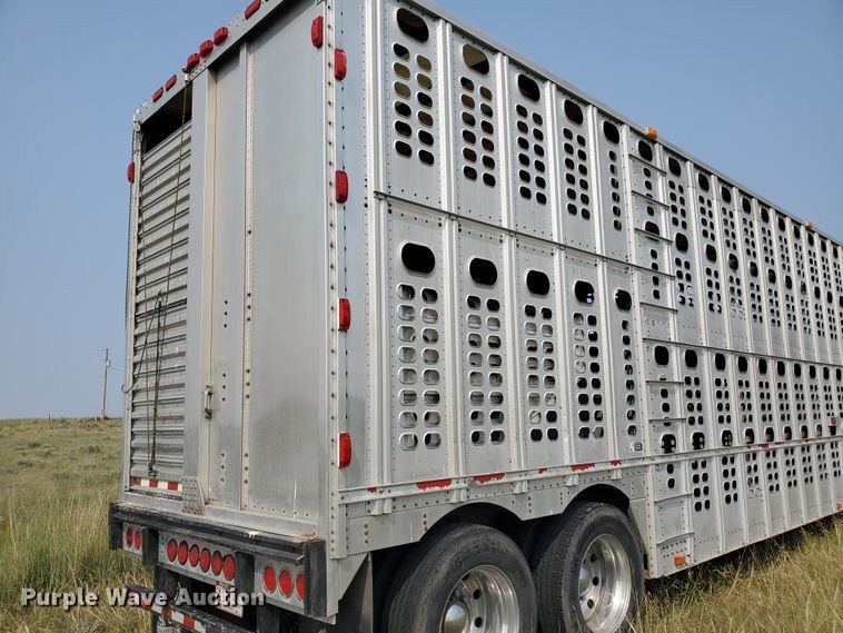 image for item DF5675 2002 Wilson PSDCL-302 livestock trailer