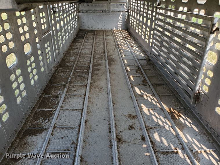 image for item DF5675 2002 Wilson PSDCL-302 livestock trailer