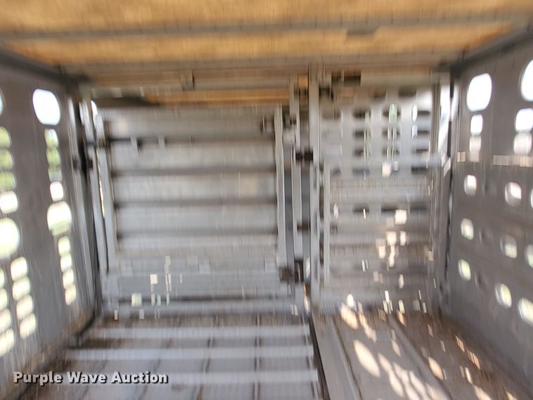 image for item DF5675 2002 Wilson PSDCL-302 livestock trailer