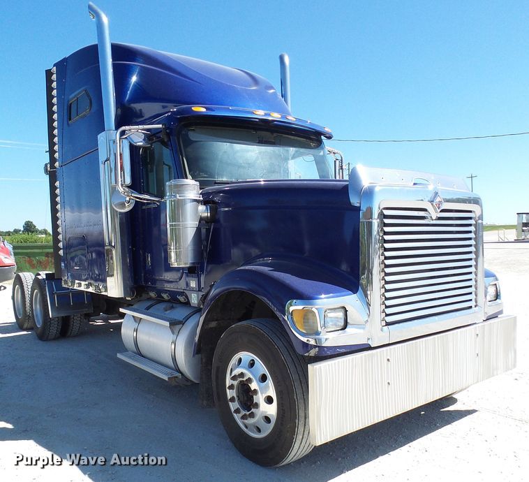 image for item DG2067 2007 International 9900i  semi truck