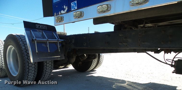 image for item DG2067 2007 International 9900i  semi truck