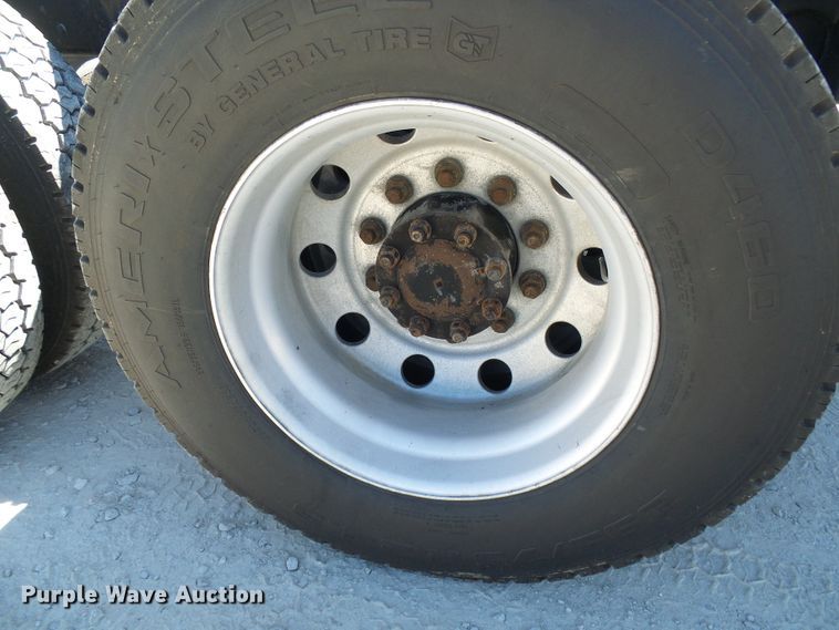 image for item DG2067 2007 International 9900i  semi truck