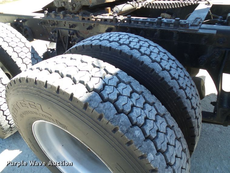 image for item DG2067 2007 International 9900i  semi truck