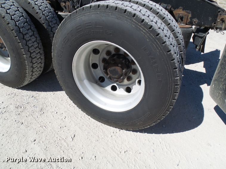 image for item DG2067 2007 International 9900i  semi truck