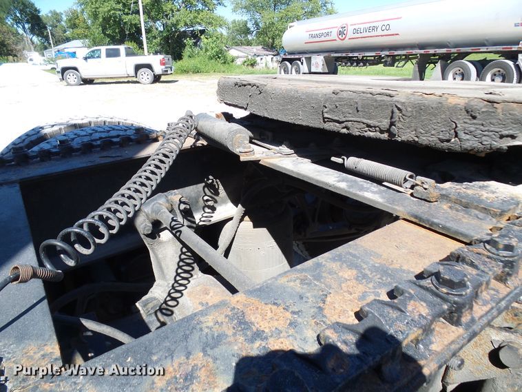 image for item DG2067 2007 International 9900i  semi truck