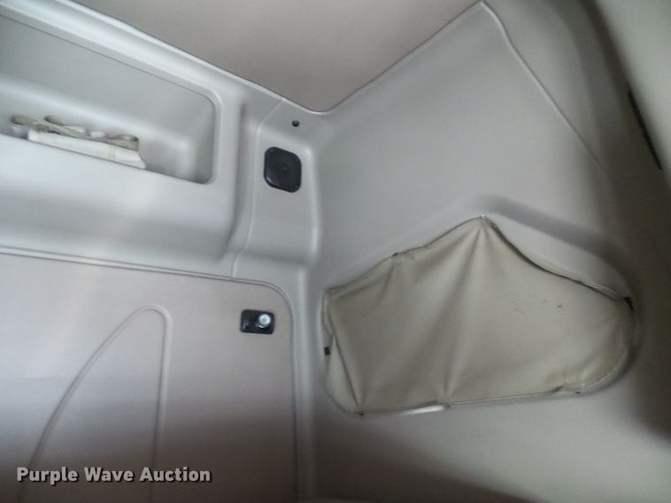 image for item DG2067 2007 International 9900i  semi truck