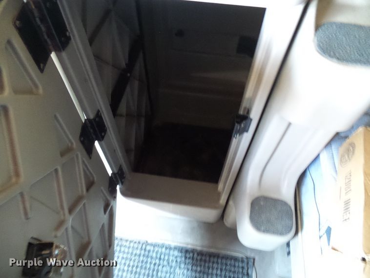 image for item DG2067 2007 International 9900i  semi truck