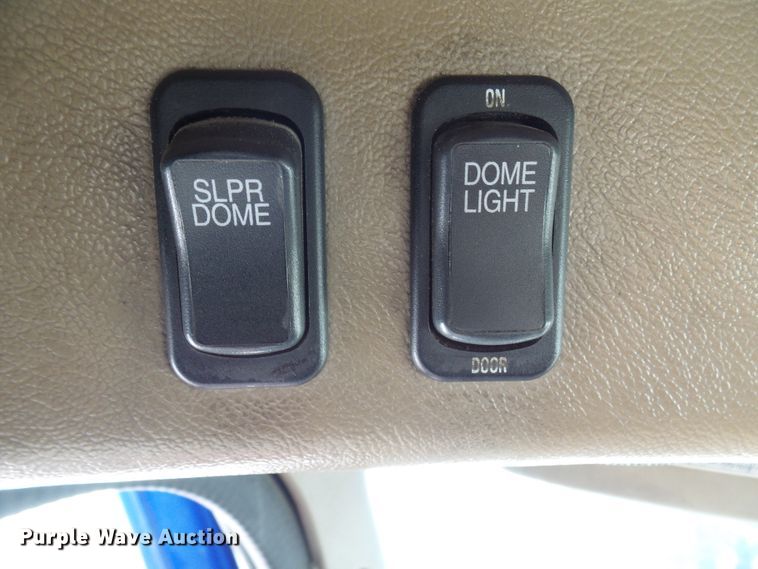 image for item DG2067 2007 International 9900i  semi truck