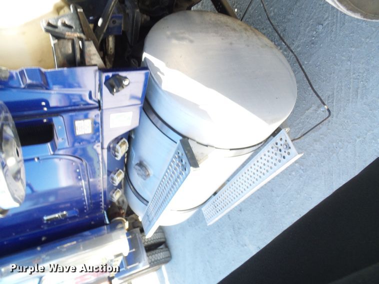 image for item DG2067 2007 International 9900i  semi truck