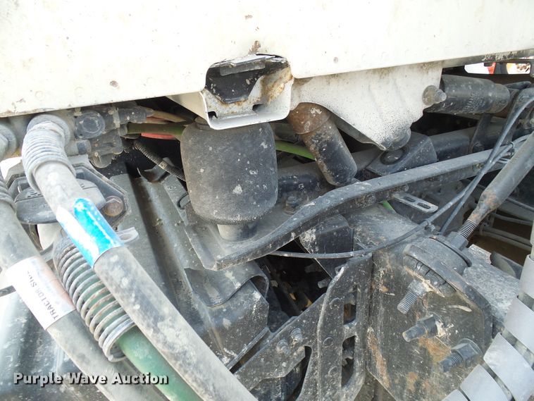 image for item DG2079 2005 Volvo VN  semi truck