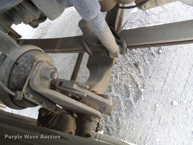 image for item DG2079 2005 Volvo VN  semi truck