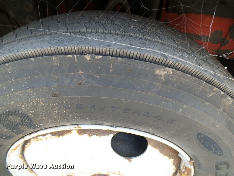 image for item DG2084 1999 Volvo VN  semi truck