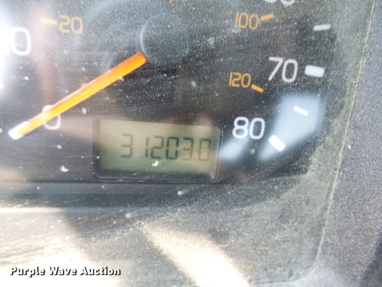 image for item DG2084 1999 Volvo VN  semi truck