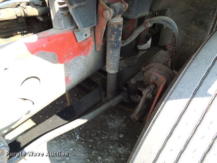 image for item DG2084 1999 Volvo VN  semi truck