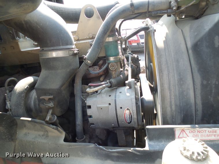 image for item DG2084 1999 Volvo VN  semi truck