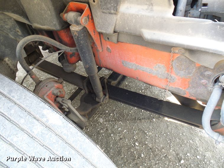 image for item DG2084 1999 Volvo VN  semi truck