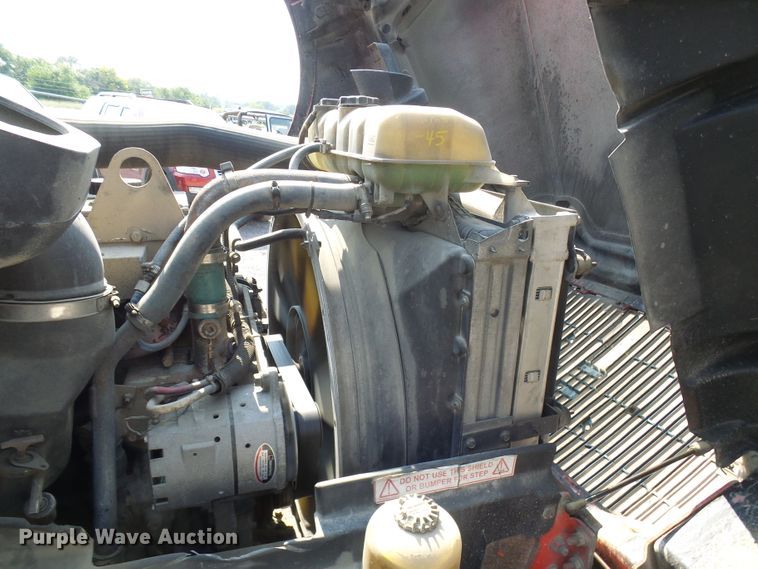 image for item DG2084 1999 Volvo VN  semi truck