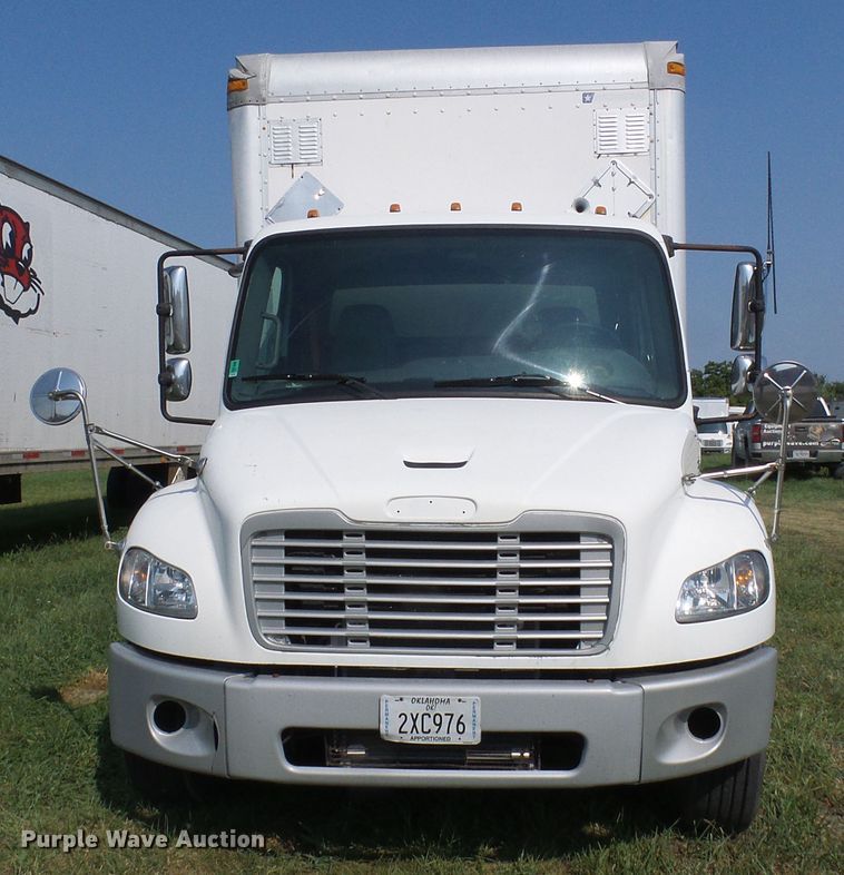 image for item DG2085 2007 Freightliner Business Class M2  box truck