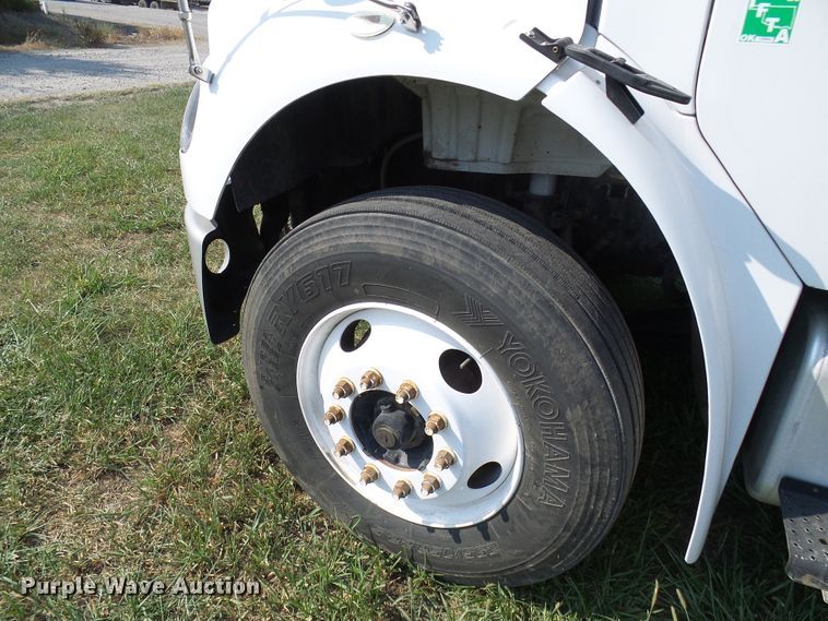 image for item DG2085 2007 Freightliner Business Class M2  box truck