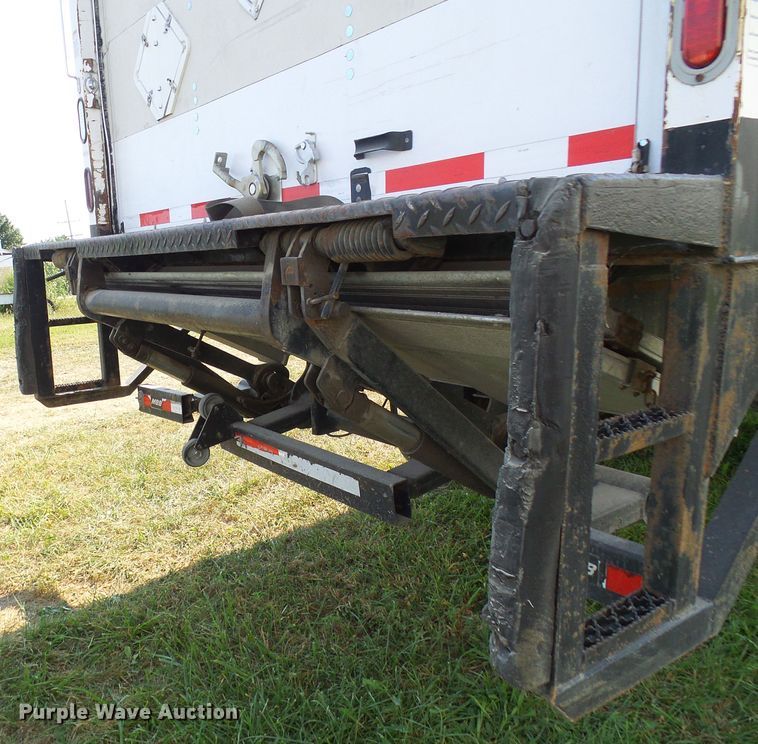 image for item DG2085 2007 Freightliner Business Class M2  box truck