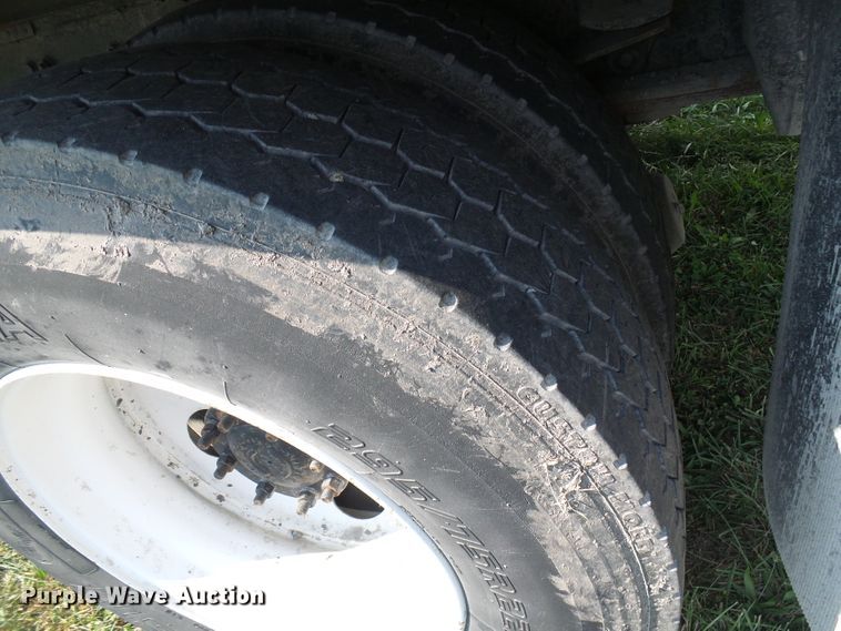 image for item DG2085 2007 Freightliner Business Class M2  box truck