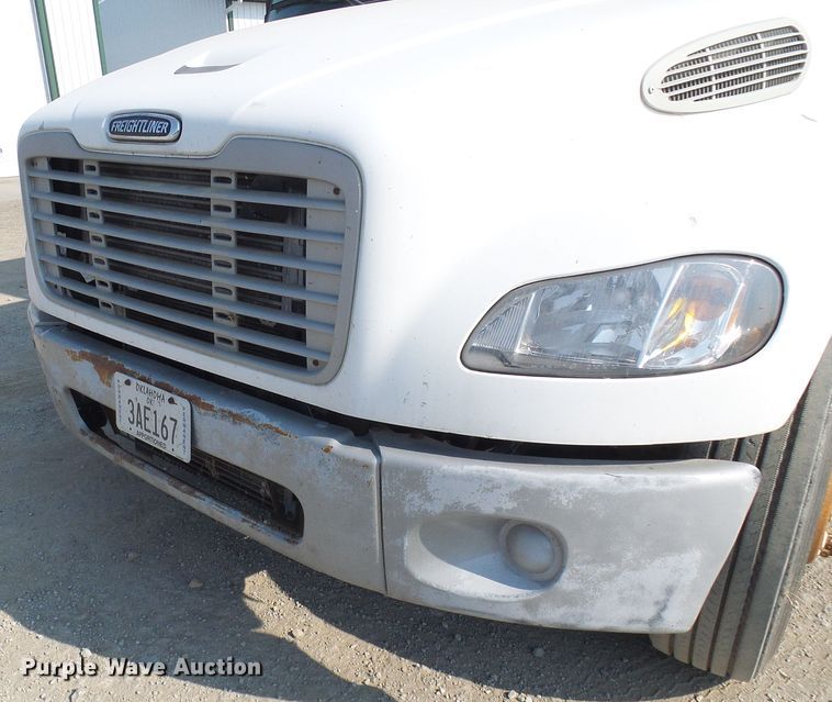 image for item DG2088 2007 Freightliner Business Class M2  box truck
