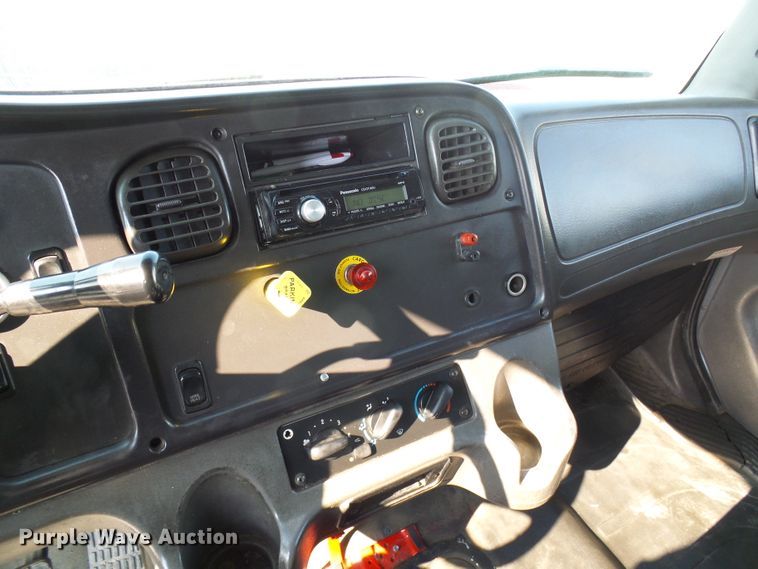 image for item DG2088 2007 Freightliner Business Class M2  box truck