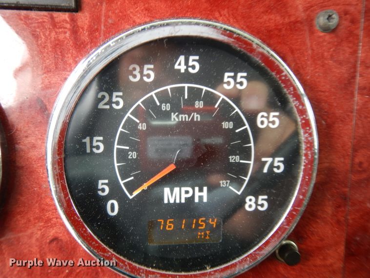 image for item DG6874 2004 International 9400i  semi truck