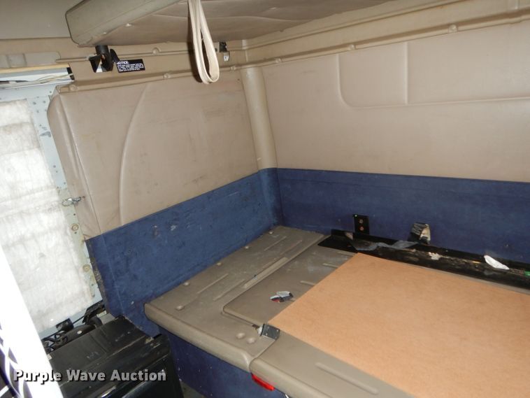 image for item DG6874 2004 International 9400i  semi truck