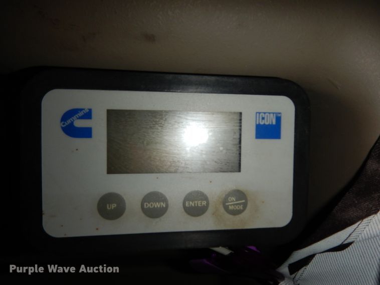 image for item DG6874 2004 International 9400i  semi truck