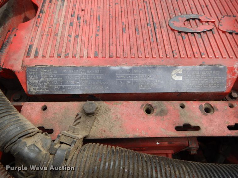 image for item DG6874 2004 International 9400i  semi truck