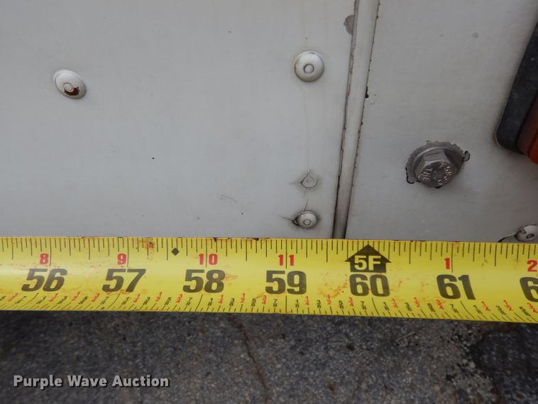 image for item DG6874 2004 International 9400i  semi truck