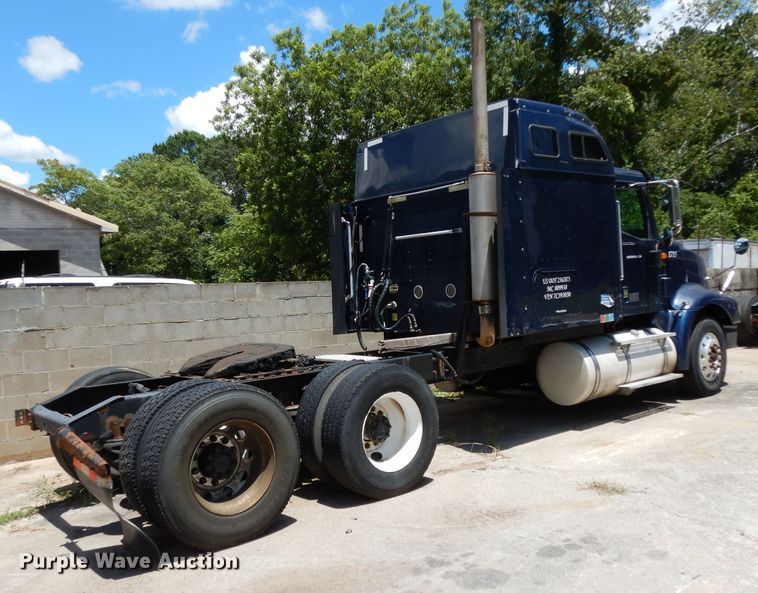 image for item DG6875 2007 International 9400i  semi truck