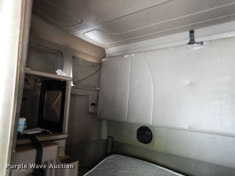 image for item DG6875 2007 International 9400i  semi truck