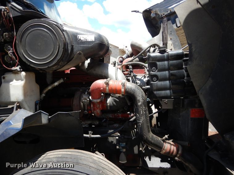 image for item DG6875 2007 International 9400i  semi truck