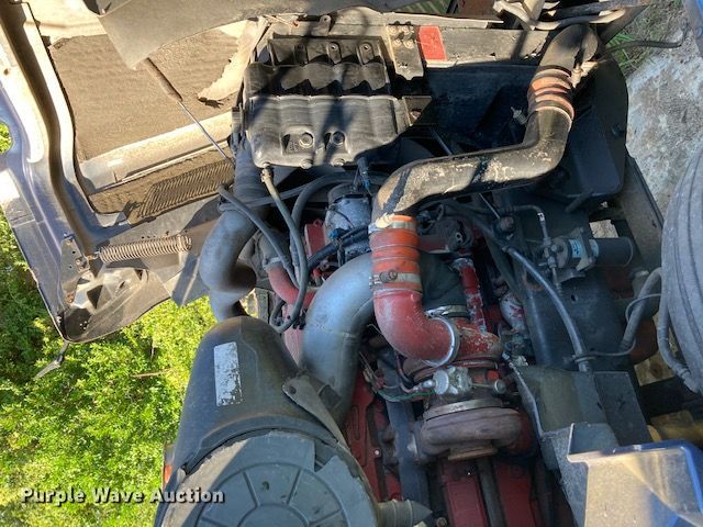 image for item DG6875 2007 International 9400i  semi truck